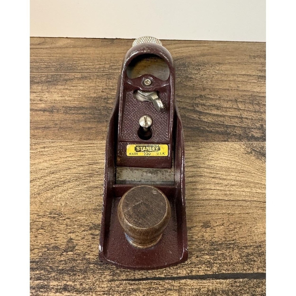 Vintage Antique Stanley 7" Wood Plane 220 Made in usa